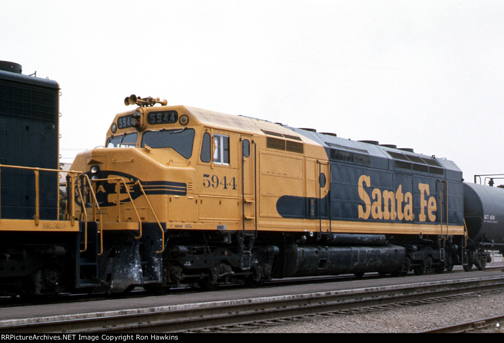 ATSF 5944 (REPOST)